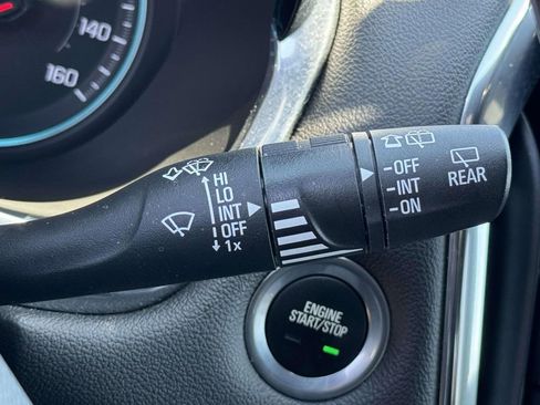 Used 2023 Chevrolet Traverse LT w/ Rear Camera Mirror Package AWD/4WD image 26