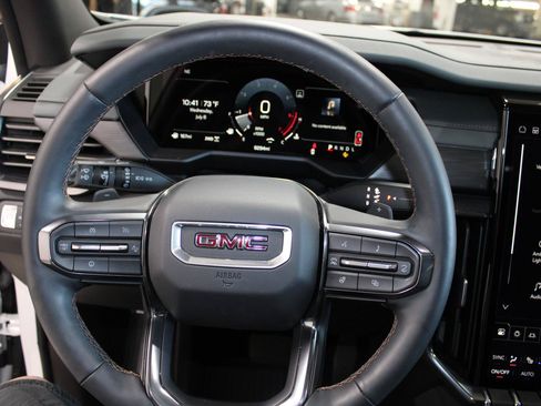 Used 2026 GMC Acadia AT4 w/ Luxury Package AWD/4WD image 31