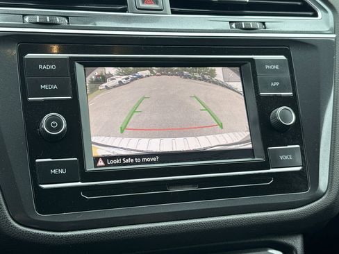 Used 2021 Volkswagen Tiguan S FWD image 21