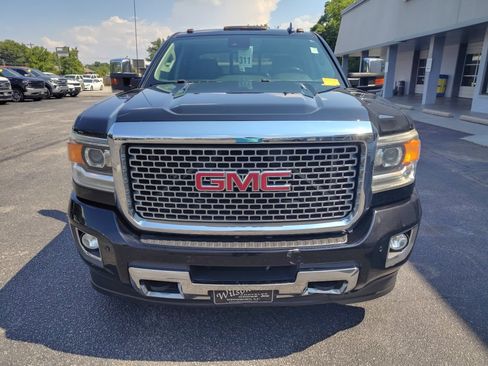 Used 2016 GMC Sierra 3500 Denali image 3