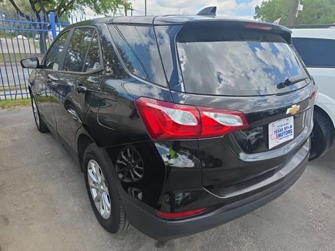 Used 2020 Chevrolet Equinox LS FWD image 3
