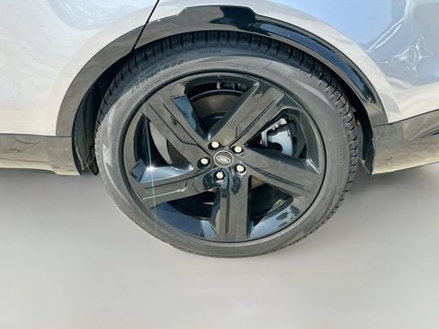 Certified 2025 Land Rover Discovery Dynamic SE AWD/4WD image 34