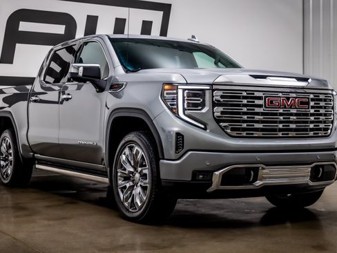 Used 2025 GMC Sierra 1500 Denali w/ Denali Reserve Package AWD/4WD image 29