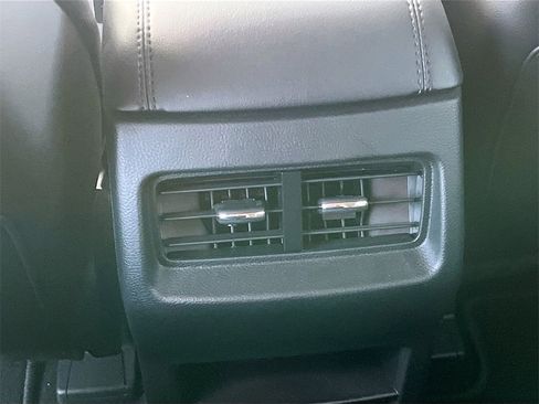 Used 2024 Ford Edge SEL image 25