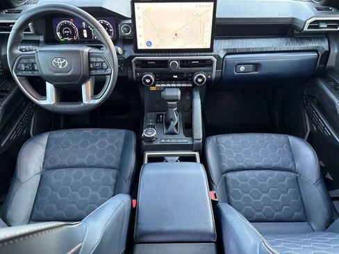 Used 2025 Toyota 4Runner Platinum AWD/4WD image 13