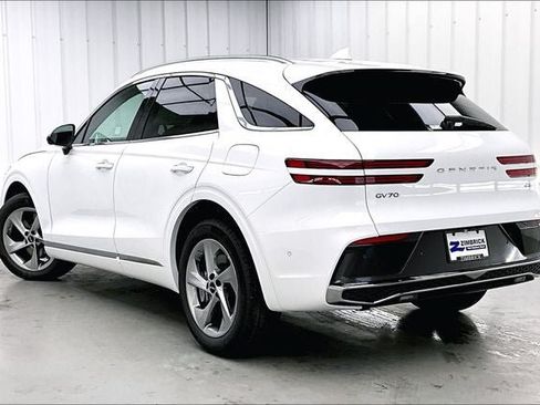 Used 2026 Genesis GV70 2.5T Advanced AWD/4WD image 5