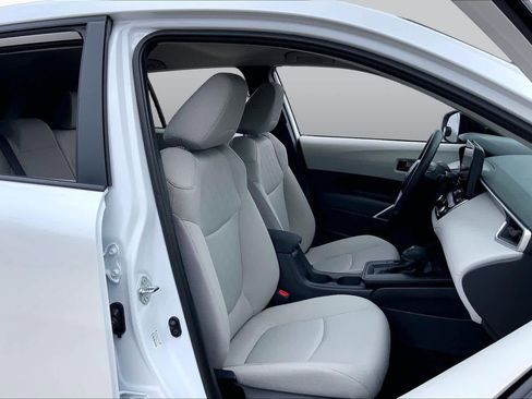 Used 2026 Toyota Corolla Cross L FWD image 9