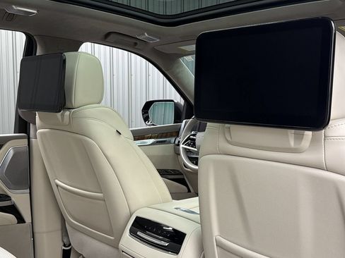 Used 2026 Cadillac Escalade Platinum Sport AWD/4WD image 37
