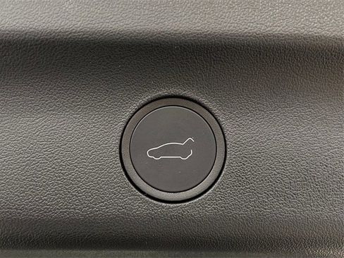 Used 2023 Tesla Model Y Performance image 32