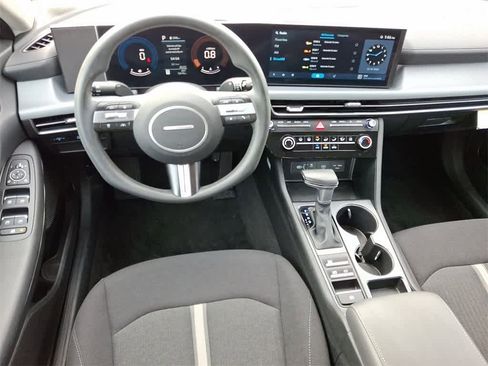 Certified 2025 Hyundai Sonata SE image 11