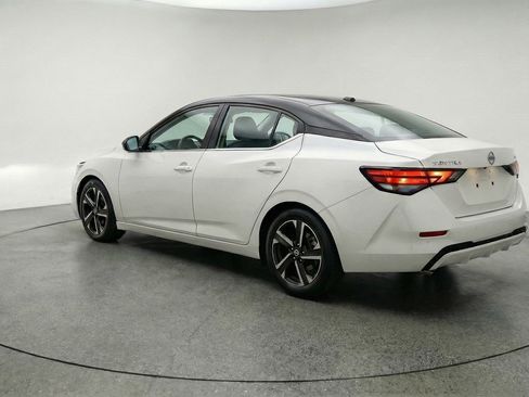 Used 2025 Nissan Sentra SV FWD image 6