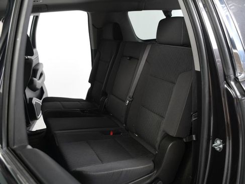 Used 2017 Chevrolet Suburban LS RWD image 34