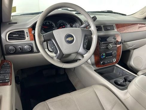 Used 2010 Chevrolet Suburban LT AWD/4WD image 19