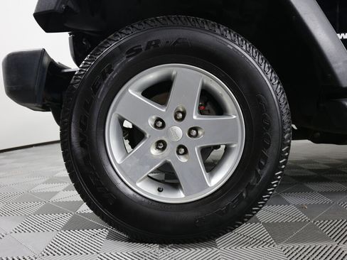 Used 2012 Jeep Wrangler Unlimited Sport image 9