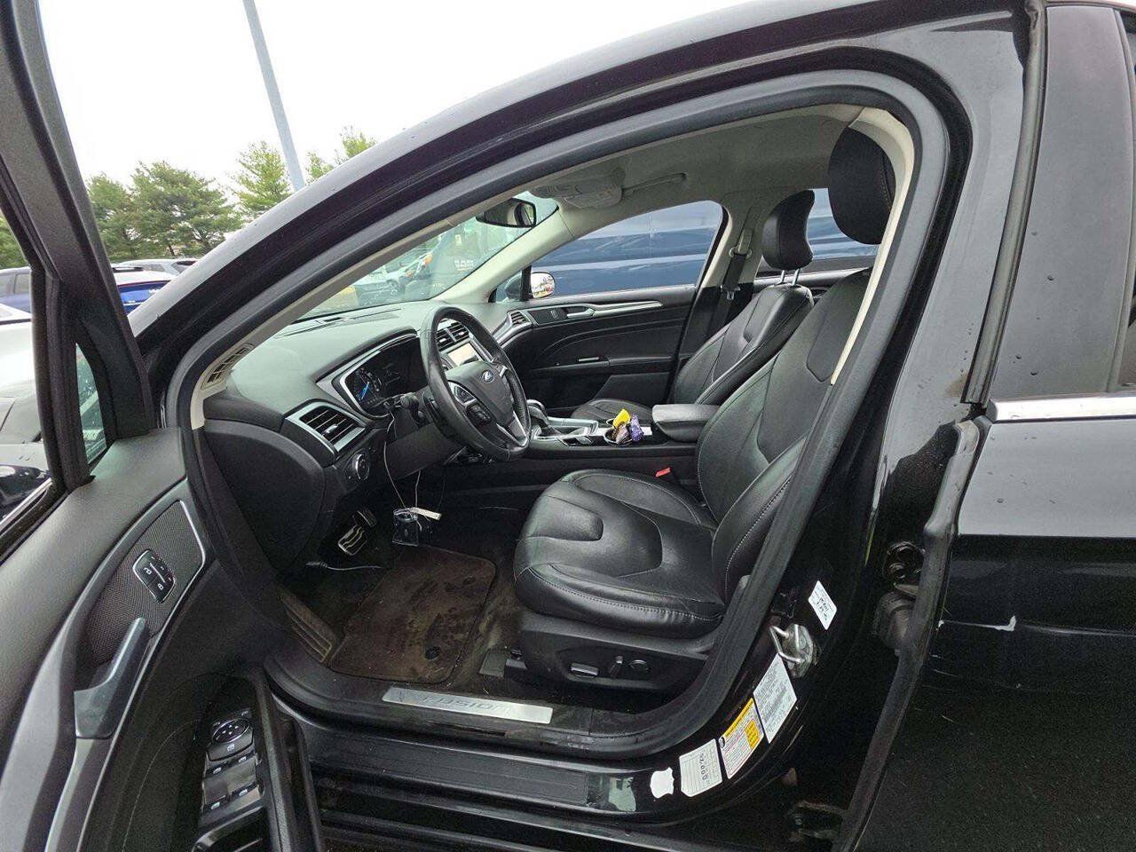 Used 2015 Ford Fusion Titanium FWD image 9