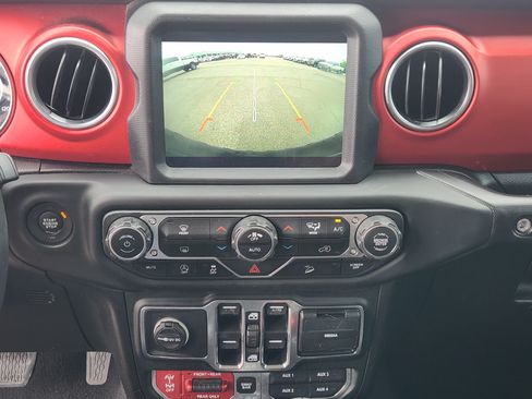 Used 2018 Jeep Wrangler Unlimited Rubicon AWD/4WD image 19