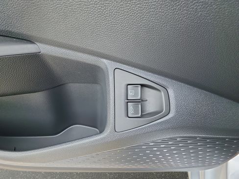 Used 2023 Volkswagen Jetta SE w/ Panoramic Sunroof Package FWD image 13