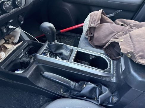 Used 2022 Toyota Tacoma SR5 image 14