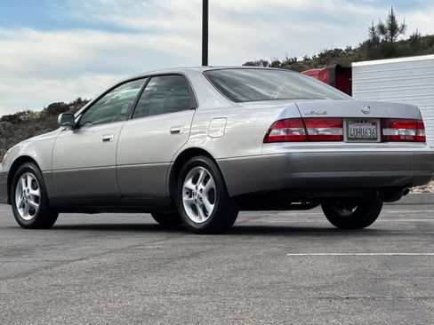 Used 2001 Lexus ES 330 image 7