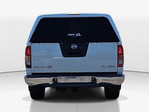 Used 2018 Nissan Frontier SV image 7