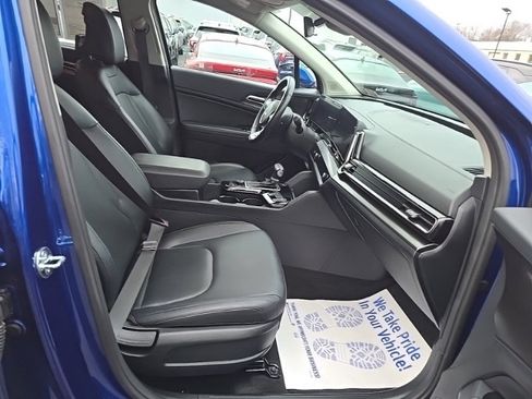 Certified 2025 Kia Sportage EX image 31