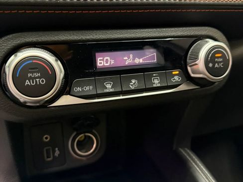 Used 2019 Nissan Kicks SR w/ Exterior Electronics Package FWD image 21