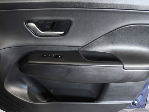 Used 2024 Hyundai Kona Limited image 28