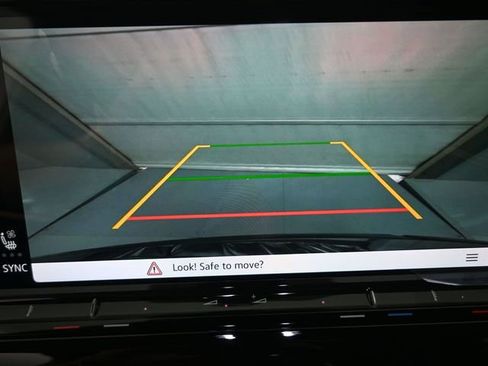 New 2026 Volkswagen Atlas SE image 3