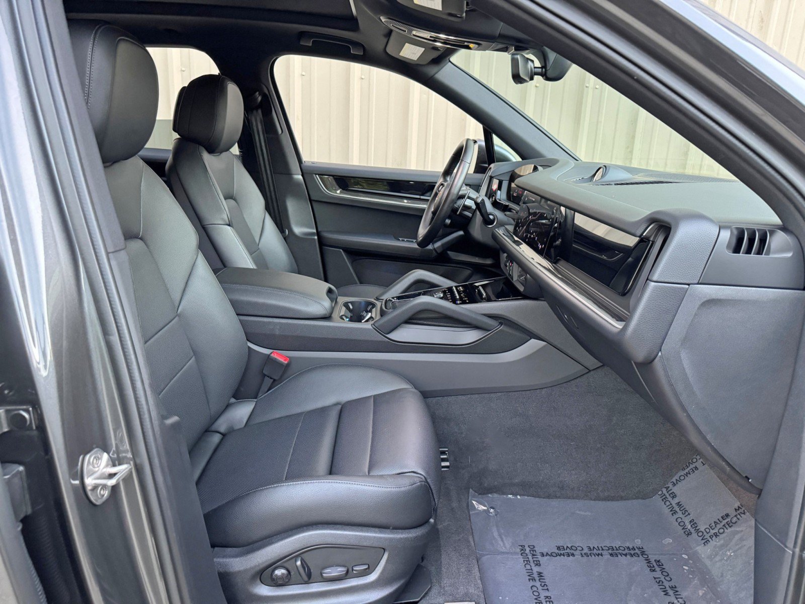 Used 2024 Porsche Cayenne S w/ Premium Package Plus AWD/4WD image 16
