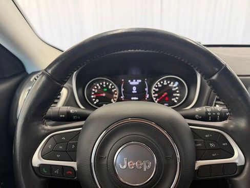Used 2019 Jeep Compass Latitude w/ Cold Weather Group FWD image 6
