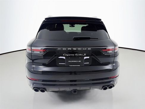 Certified 2023 Porsche Cayenne Turbo S image 5