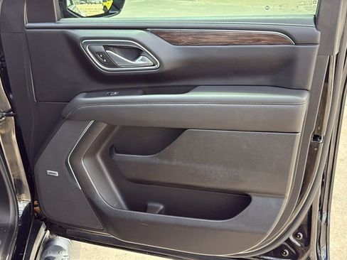 Used 2024 Chevrolet Tahoe Z71 w/ Luxury Package AWD/4WD image 34