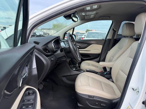 Used 2017 Buick Encore Premium image 17