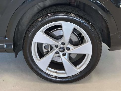 Used 2025 Audi Q5 Premium Plus w/ Premium Plus AWD/4WD image 7