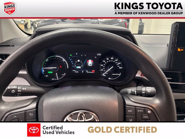 Certified 2025 Toyota Sienna LE FWD image 20