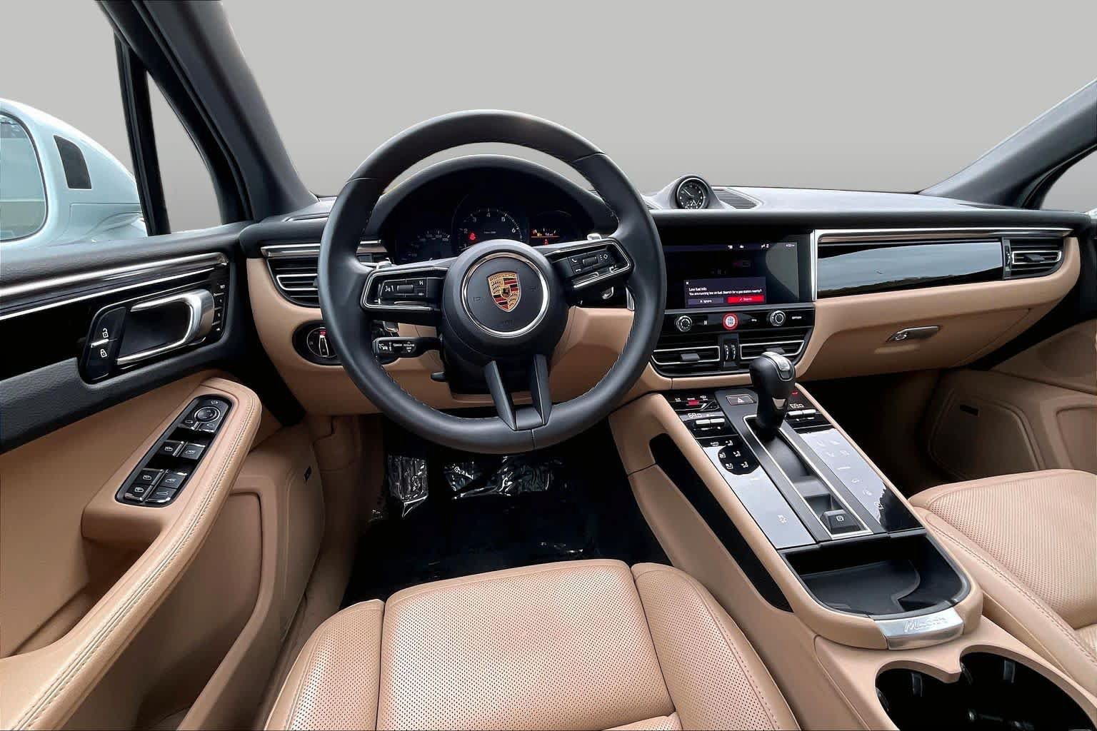 Used 2024 Porsche Macan AWD/4WD image 5