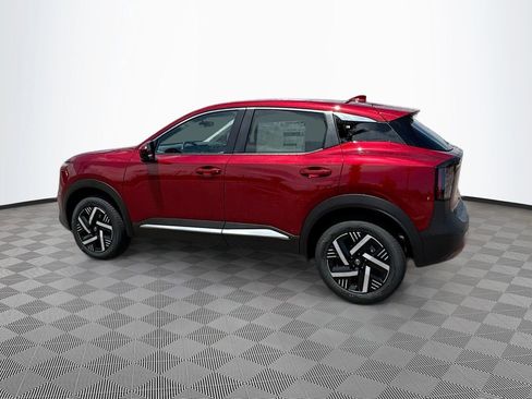 Used 2025 Nissan Kicks SV w/ Charging Package image 6