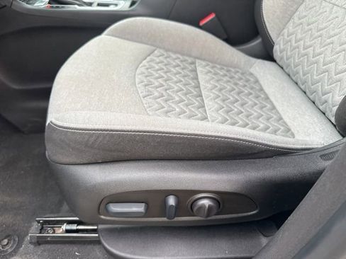 Used 2022 Chevrolet Equinox LT image 32