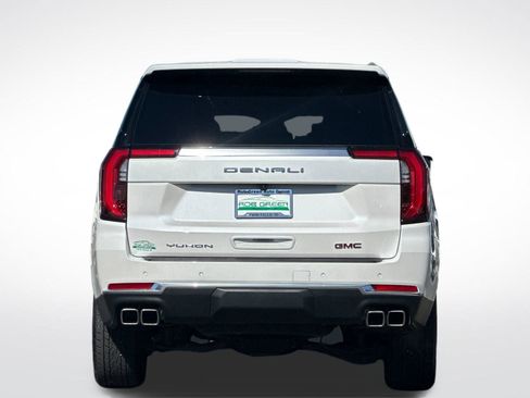 Used 2025 GMC Yukon Denali w/ Sun & Power Step Package AWD/4WD image 4
