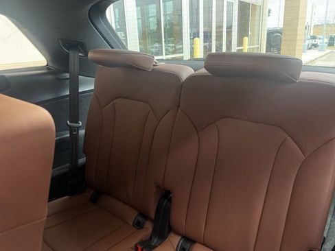 Used 2025 Audi Q7 3.0T Premium Plus image 11