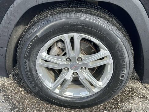 Certified 2023 GMC Terrain SLE w/ Driver Convenience Package image 9