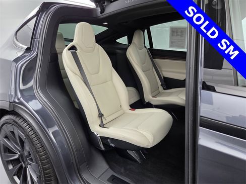 Used 2023 Tesla Model X image 29