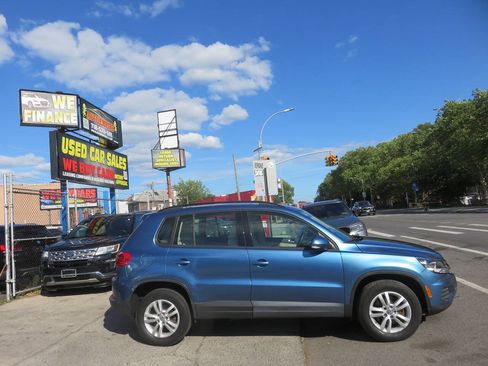 Used 2017 Volkswagen Tiguan S AWD/4WD image 9