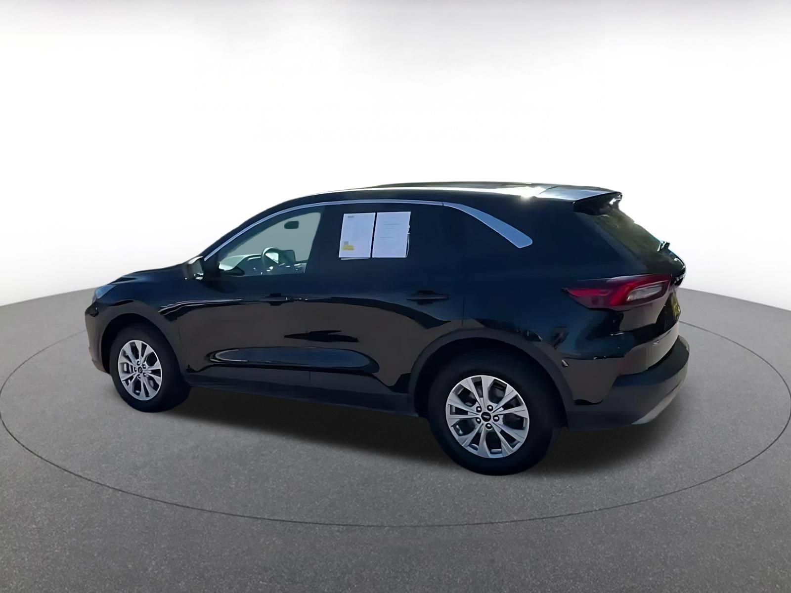 Used 2024 Ford Escape Active AWD/4WD image 9
