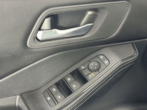 Certified 2024 Nissan Rogue SV FWD image 13