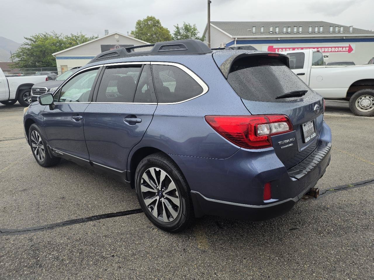 Used 2015 Subaru Outback 2.5i Limited AWD/4WD image 3
