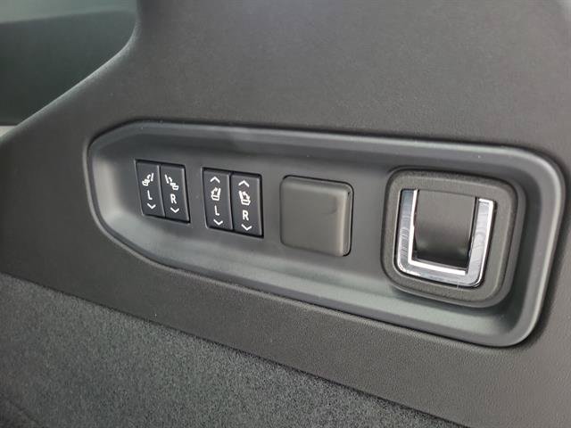 Certified 2026 Cadillac Vistiq Platinum w/ LPO, Floor Liner Package AWD/4WD image 7