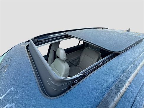 Used 2021 Volkswagen Atlas SE w/ Panoramic Sunroof Package image 16