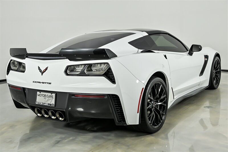 Used 2017 Chevrolet Corvette Z06 RWD image 9