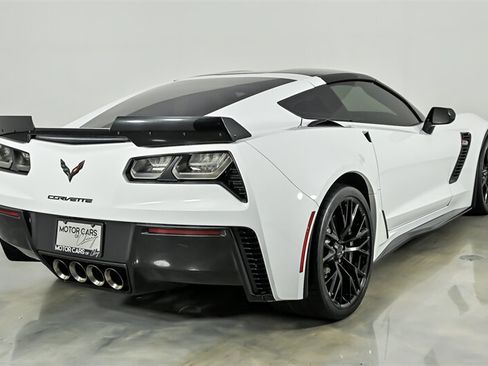 Used 2017 Chevrolet Corvette Z06 RWD image 9